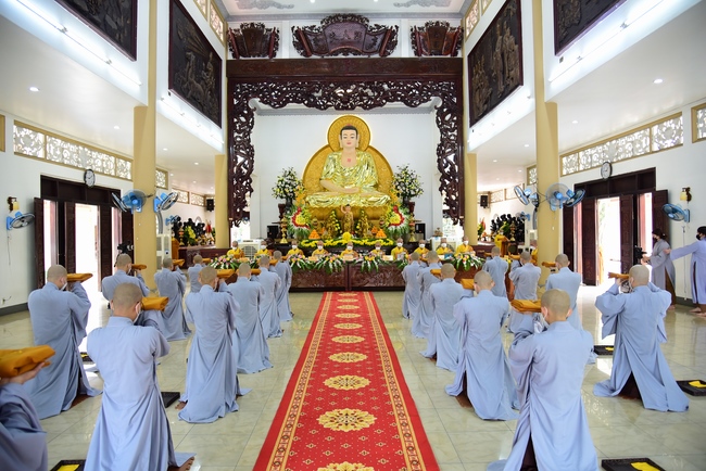 Lễ truyền giới Sa di Phương Trượng